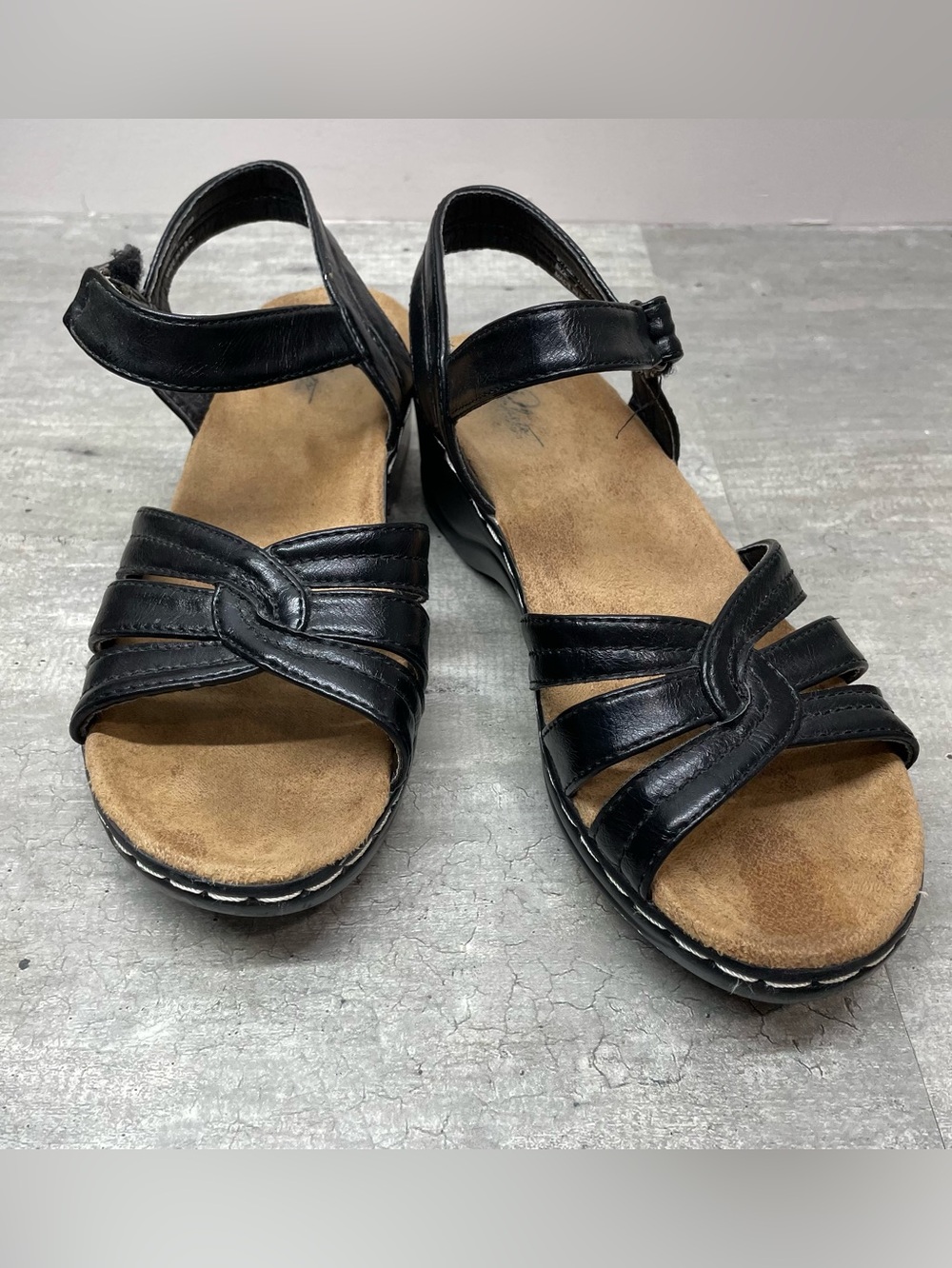 Perfecto Collection Wedge Sandals Womens 7 Black Strappy Comfort Stitching
